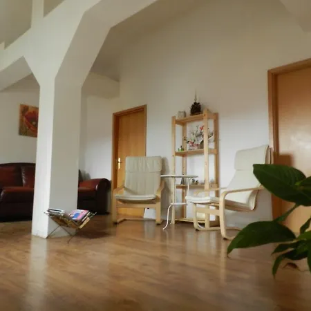 Union House Проживання в сім'ї *