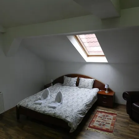 Проживання в сім'ї Union House